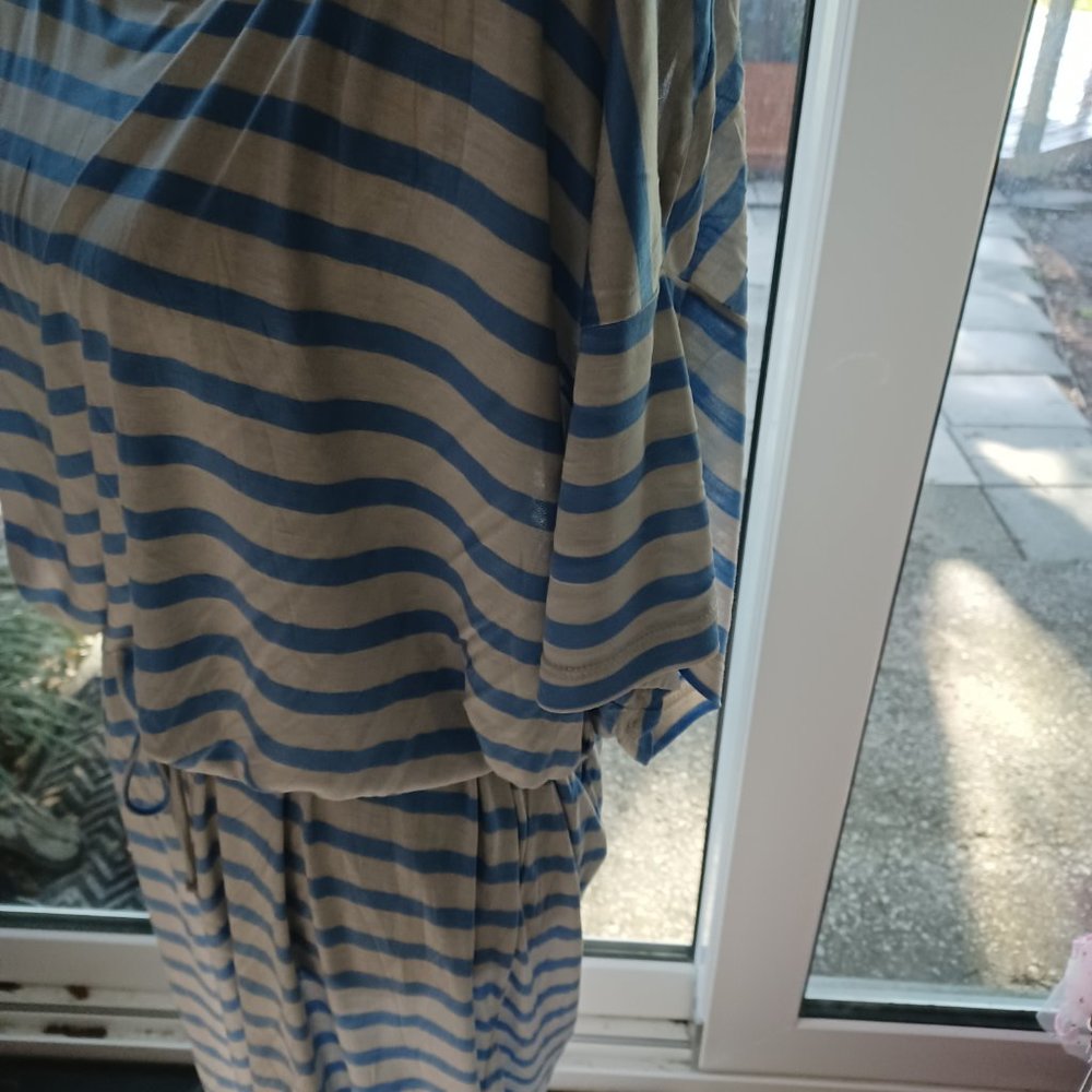 Cream and light blue stripped dress - Picture 2 of 4